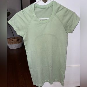 Swiftly Tech short sleeve shirt size 4